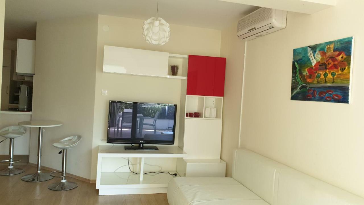 Apartment Mali 诺维·维诺多尔斯基 外观 照片