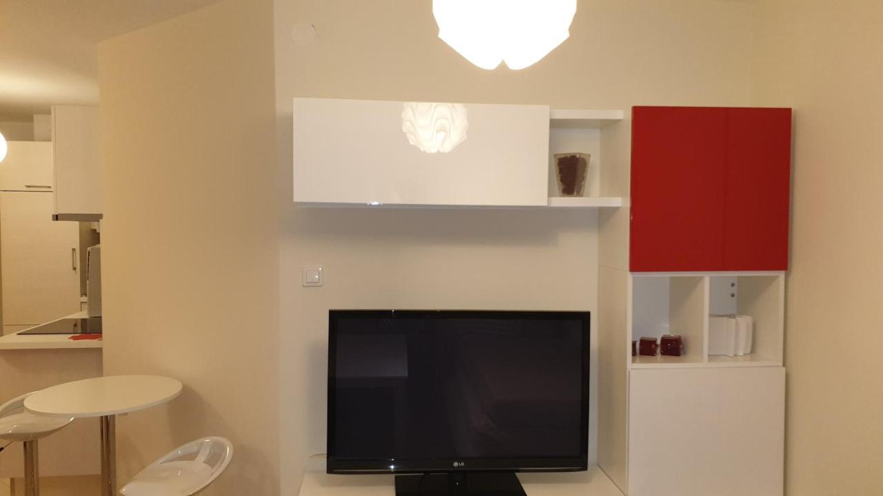 Apartment Mali 诺维·维诺多尔斯基 外观 照片